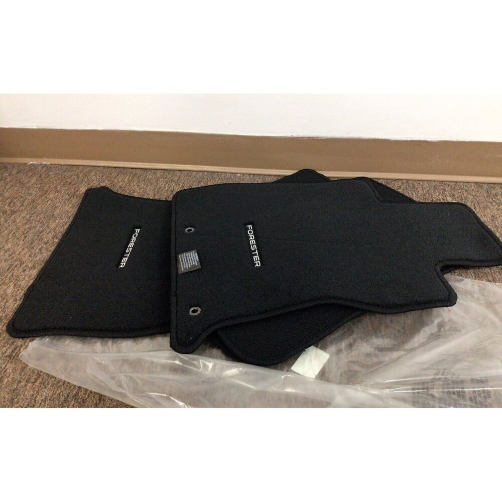 Original Subaru Forester Floor Mats Front Rear Black 4 Piece NEW